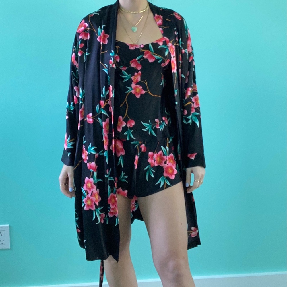 Vintage Victoria’s Secret robe/kimono